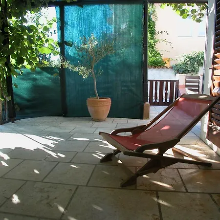 Diana's Place Apartman Póla